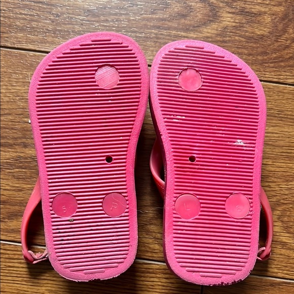 Old Navy Kids Pink Flip Flops - Picture 2 of 2